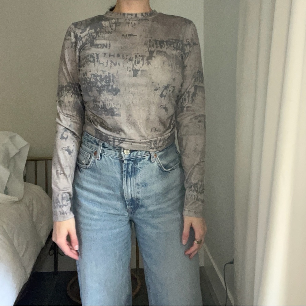 Gray Graphic Long Sleeve Top